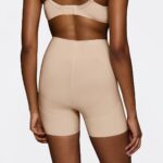 BMU ILLUSION СURVE HW SHORT Бежевый