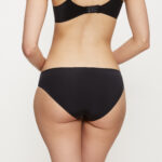 BODY MAKE-UP ESSENTIALS TAI Черный