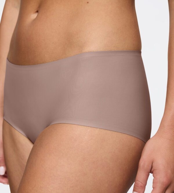 BODY MAKE-UP ILLUSION SHORTY EX Коричневый