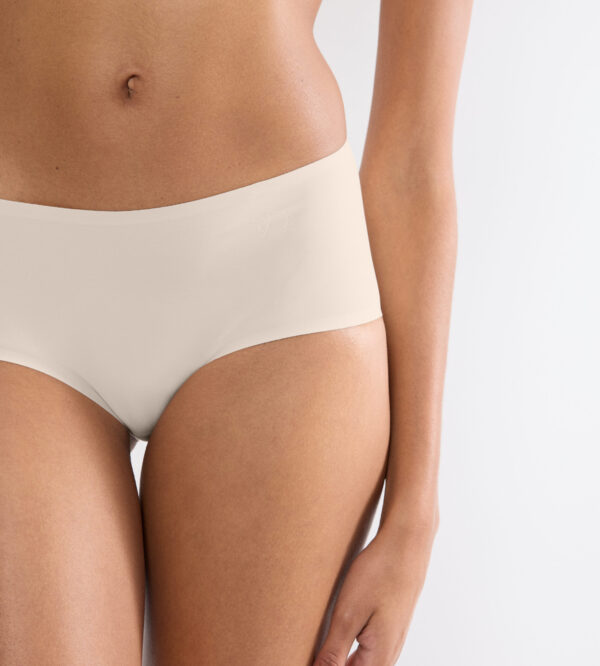 BODY MAKE-UP ILLUSION SHORTY EX Бежевый