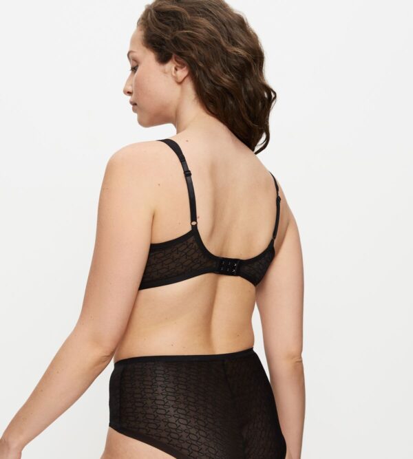 TRIUMPH SIGNATURE SHEER W01 EX Черный