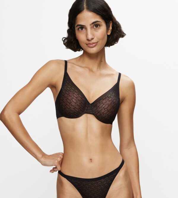 TRIUMPH SIGNATURE SHEER WHP EX Черный