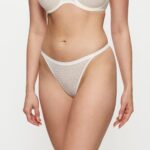 TRIUMPH SIGNATURE SHEER STRING Молочный