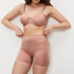 TRIUMPH SIGNATURE SHEER W01 EX Миндальный