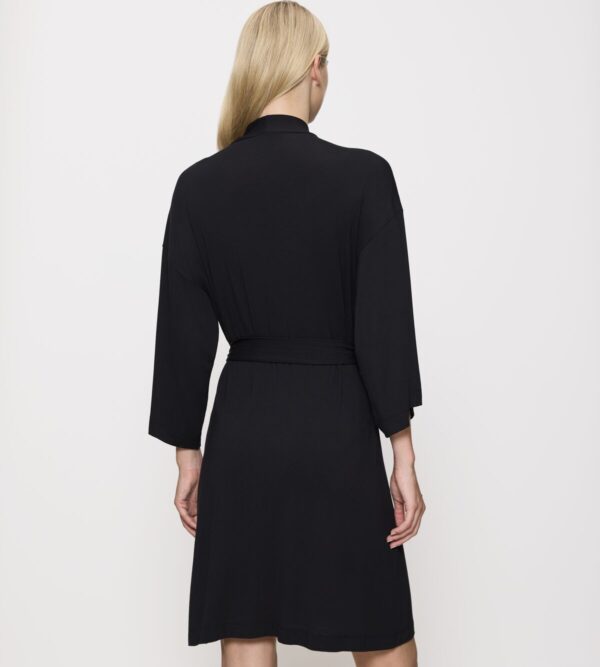 AURA SPOTLIGHT ROBE Черный