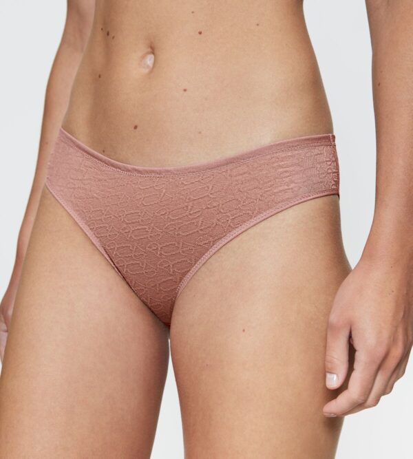 TRIUMPH SIGNATURE SHEER TAI EX Миндальный