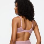 TRIUMPH SIGNATURE SHEER W01 EX Цветочный поцелуй