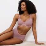 TRIUMPH SIGNATURE SHEER W01 EX Цветочный поцелуй