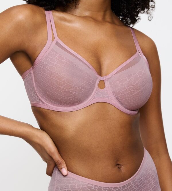 TRIUMPH SIGNATURE SHEER W01 EX Цветочный поцелуй