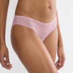 TRIUMPH SIGNATURE SHEER TAI EX Цветочный поцелуй