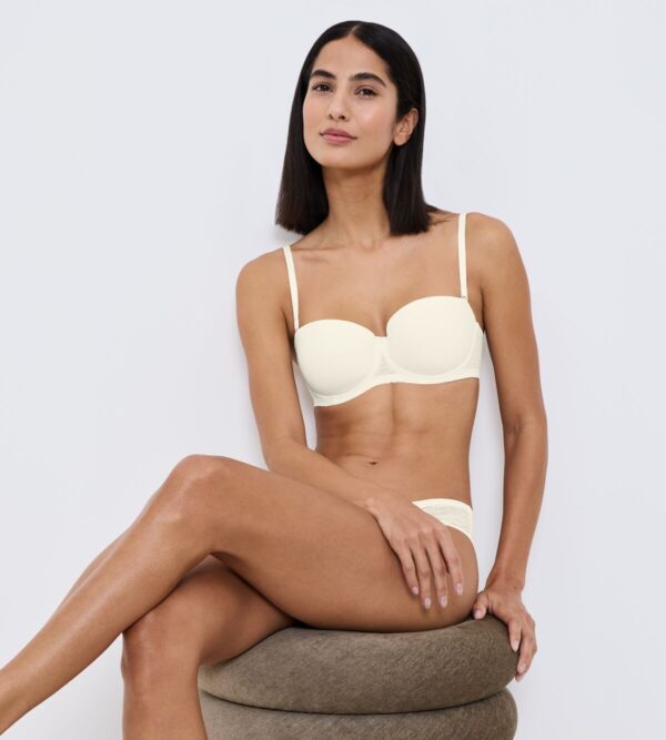 TRIUMPH SIGNATURE SHEER WDP Молочный