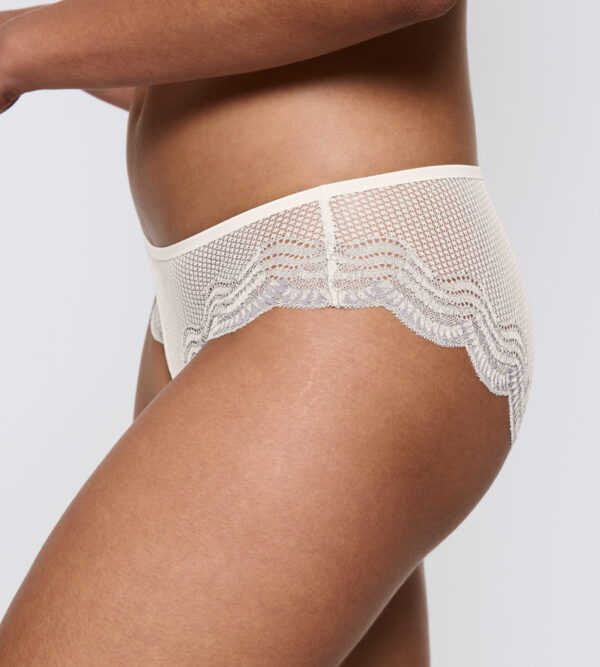 TRIUMPH СOMFORT GLAM HIPSTER Белый шелк