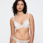 TRIUMPH СOMFORT GLAM WHU Белый шёлк