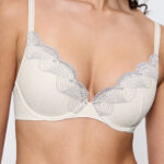 TRIUMPH СOMFORT GLAM WHU Белый шёлк